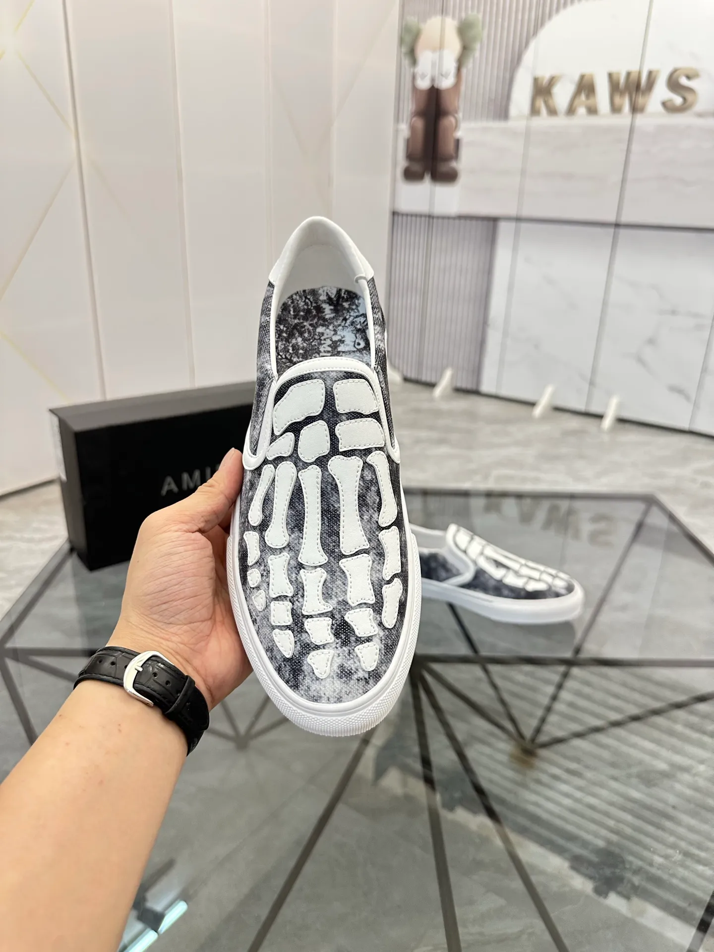 Men's shoes for sale 💰: 💰P420¥ Product trademark: AMIRI*「EMIR*] slip-on Regular size: 38-44 (can be customized to 37.45.46) Product materials: Upper imported original fabric spliced ​​cowhide, breathable lining, original outsole. No.: 1023